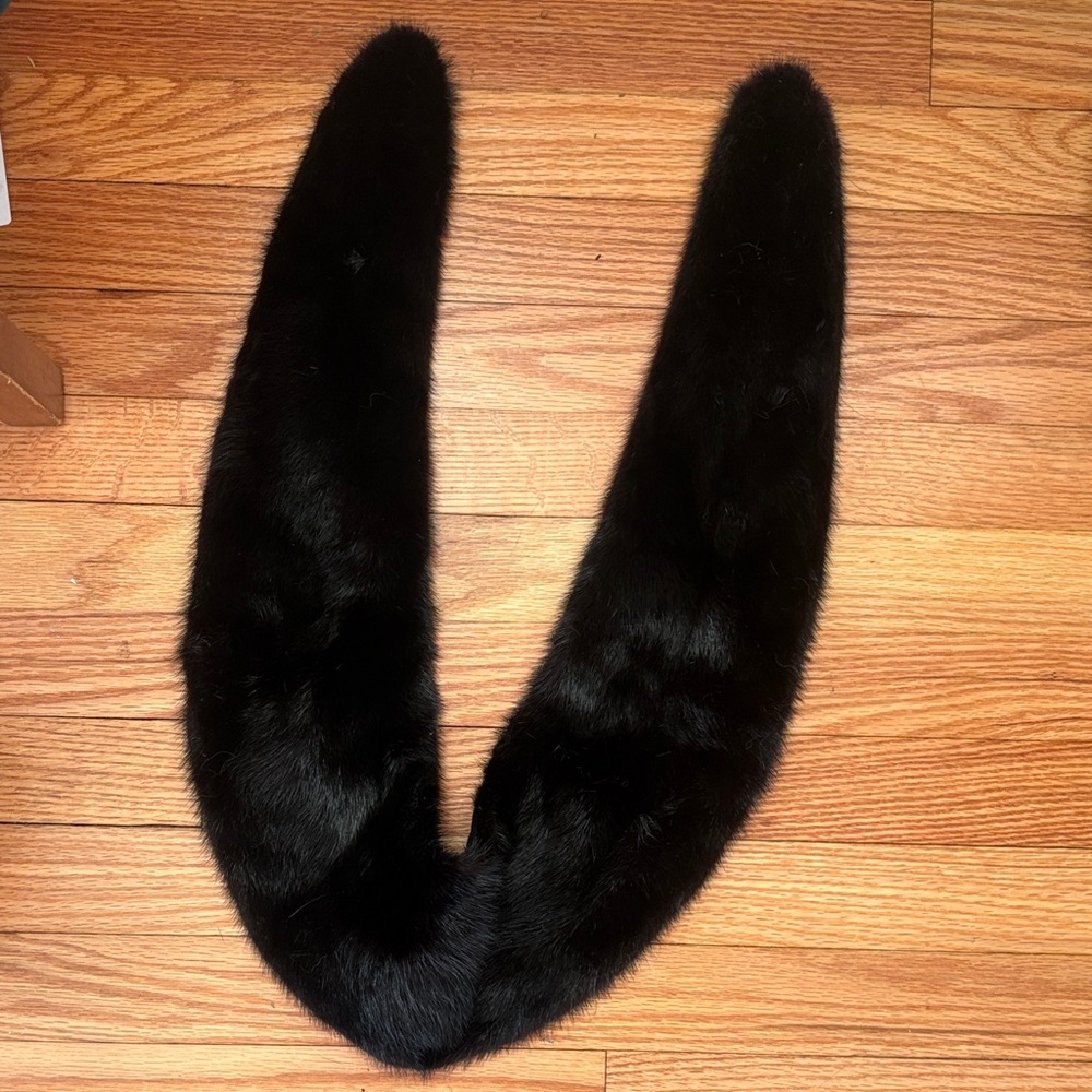 Elegant Black Real Fur Scarf
